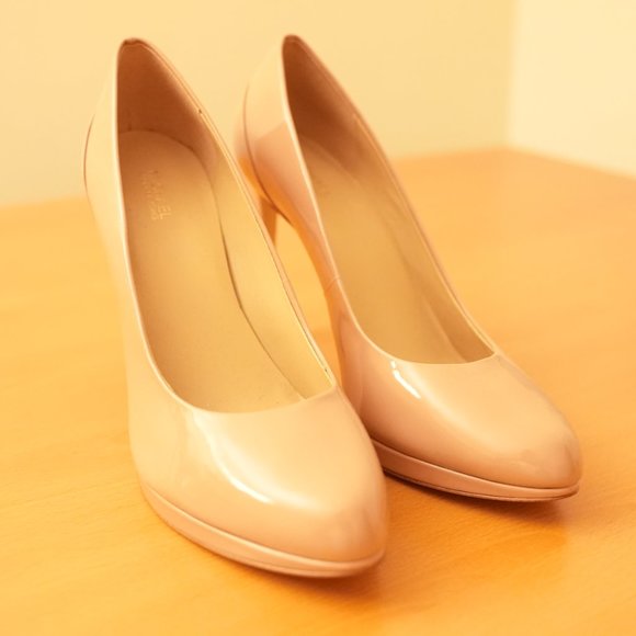 MICHAEL MICHAEL KORS YASMIN PLATFORM PUMP(New) - Picture 2 of 3